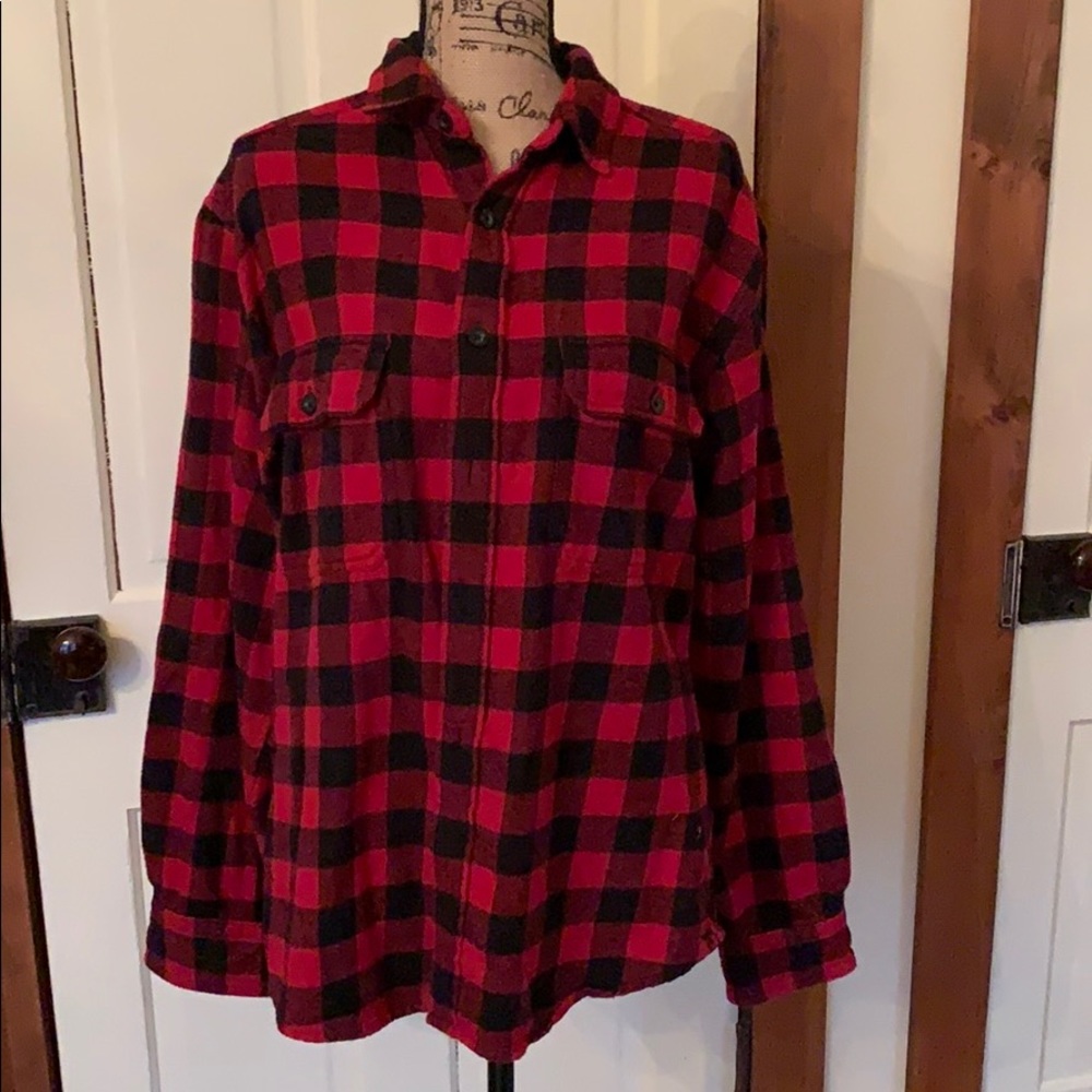 Men’s Woolrich buffalo plaid medium shirt